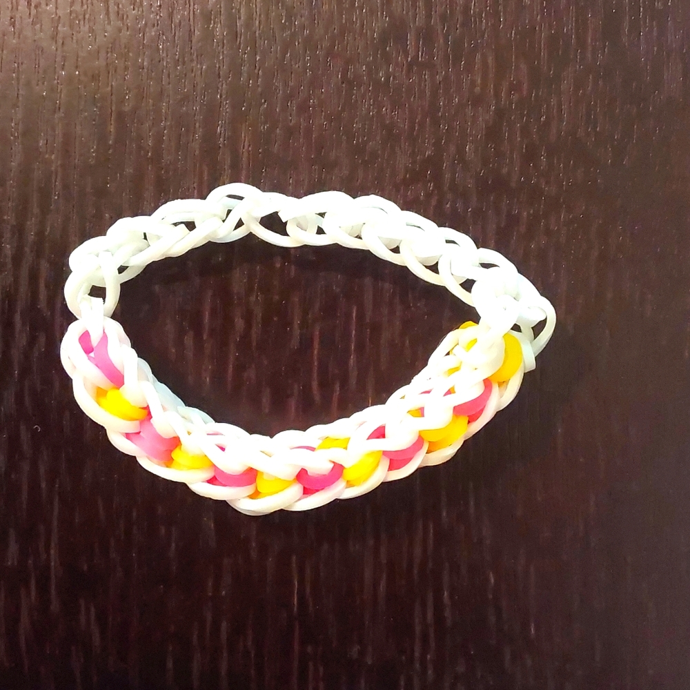 Leafing bracelet